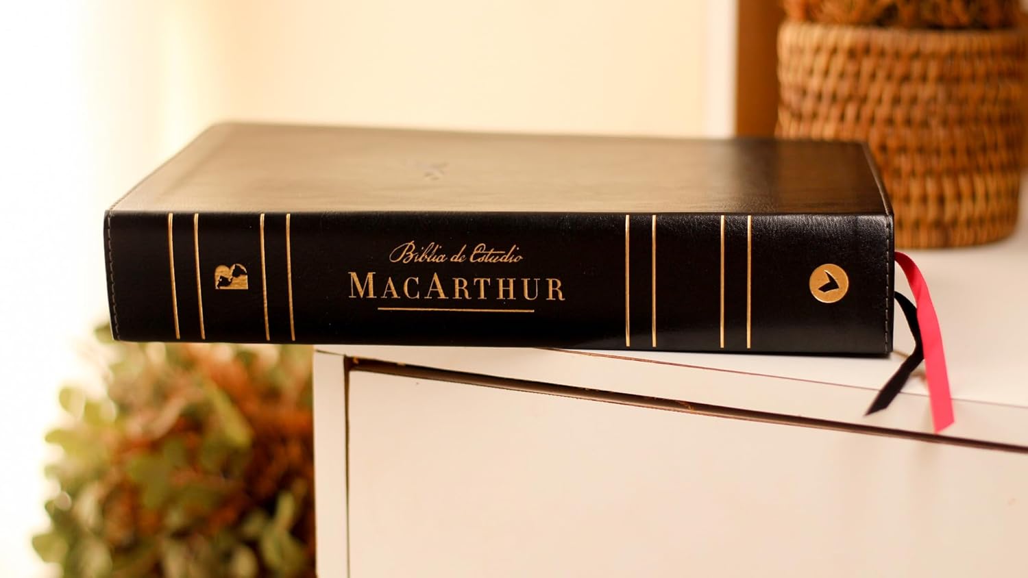 NBLA, Biblia de Estudio MacArthur, Leathersoft, Negro, Interior a dos colores